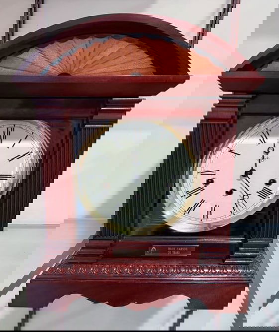 SLIGH MANTEL CLOCK (1 of 4)