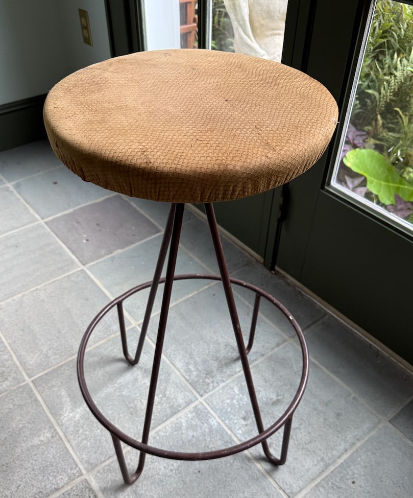VINTAGE METAL STOOL (1 of 3)