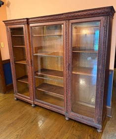 ANTIQUE OAK CHINA CABINET / BOOKCASE