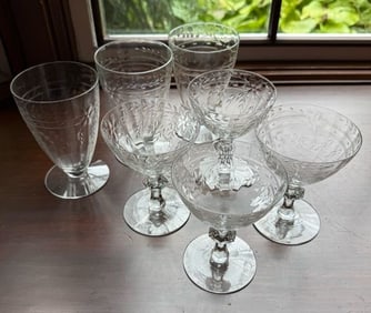 LOT OF VINTAGE GLASSES