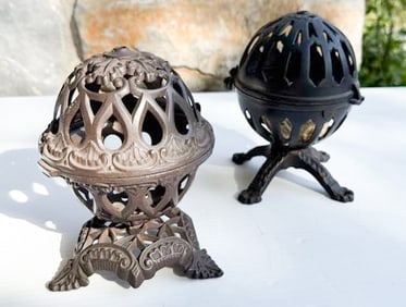 (2) CAST IRON COUNTERTOP STRING HOLDERS