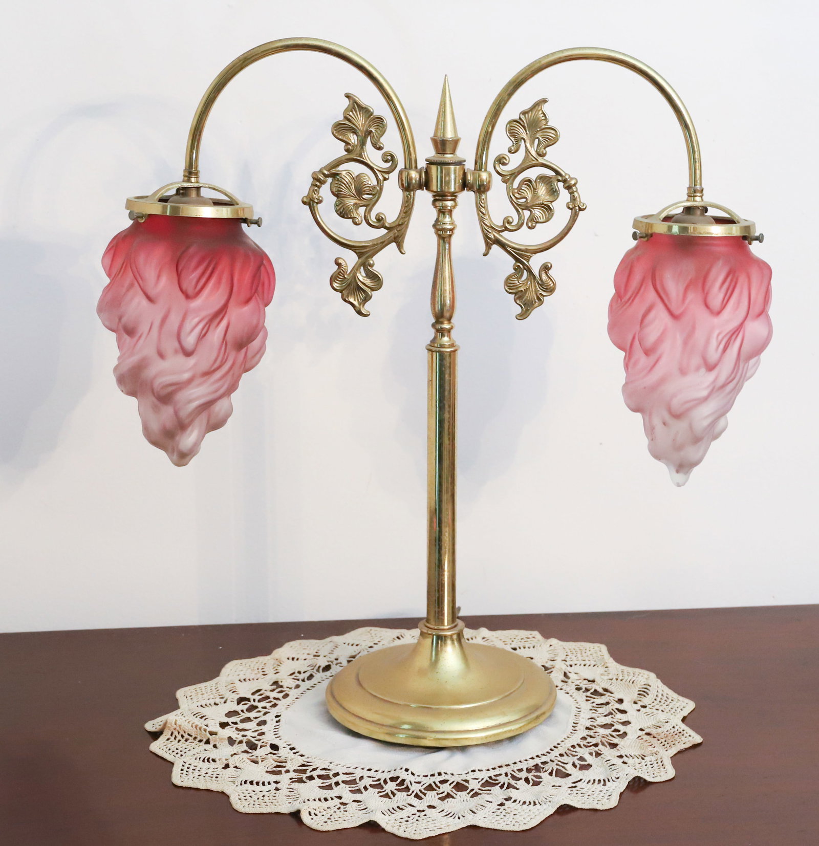 ANTIQUE BRASS LAMP (1 of 8)