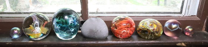 LOT OF ART GLASS PAPERWEIGHTS