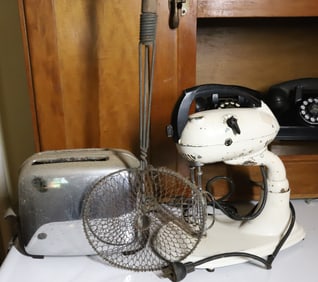 VINTAGE MIXER, TOASTER AND RUG BEATER