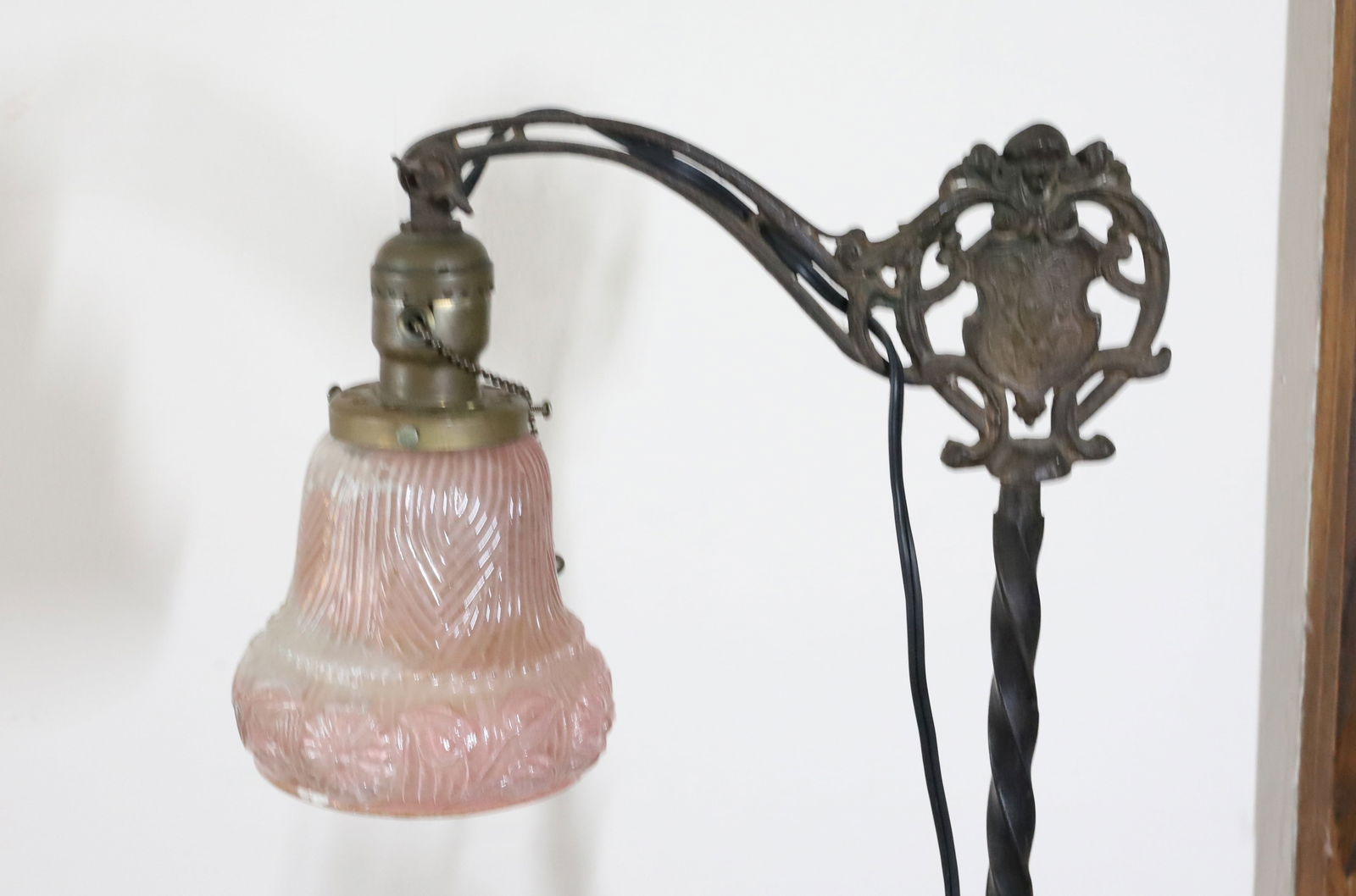 CAST IRON FLOOR LAMP (1 of 3)