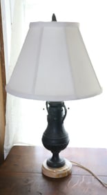 CAST METAL TABLE LAMP