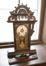 VICTORIAN MANTLE CLOCK