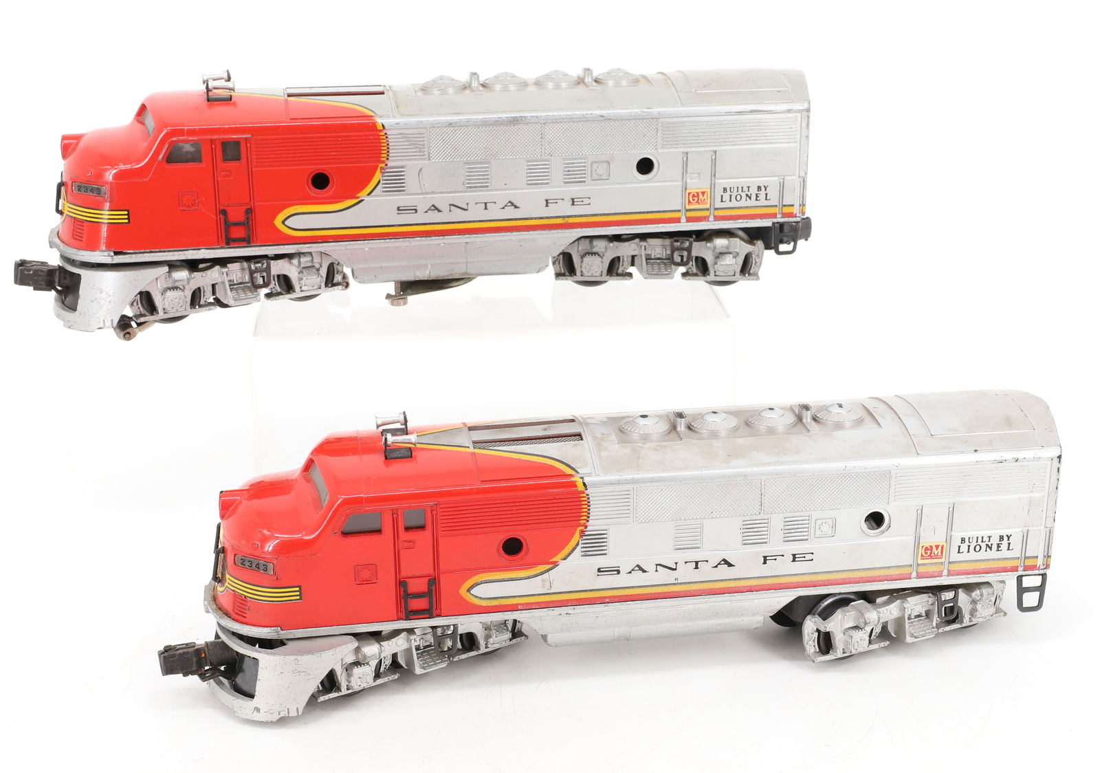 LIONEL TRAINS "SANTA FE" LOCOMOTIVE ENGINE