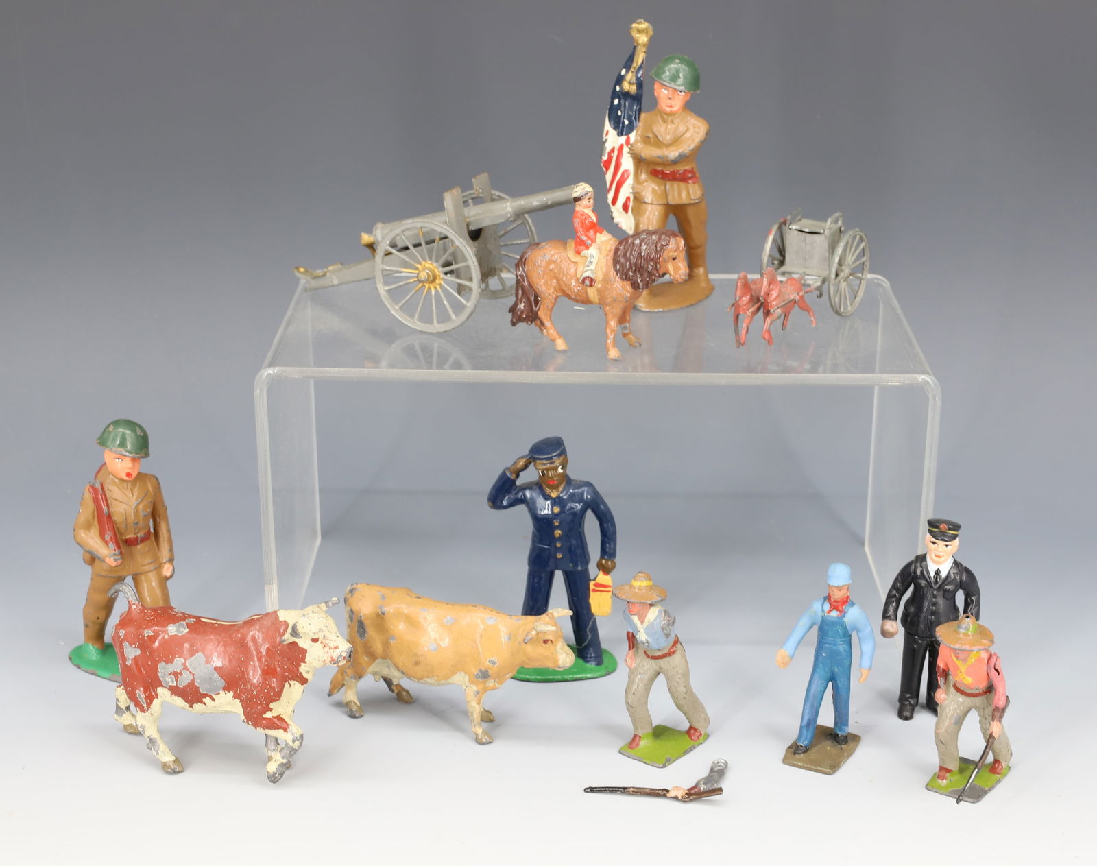 LOT OF CAST METAL FIGURES, BRITAINS (1 of 6)
