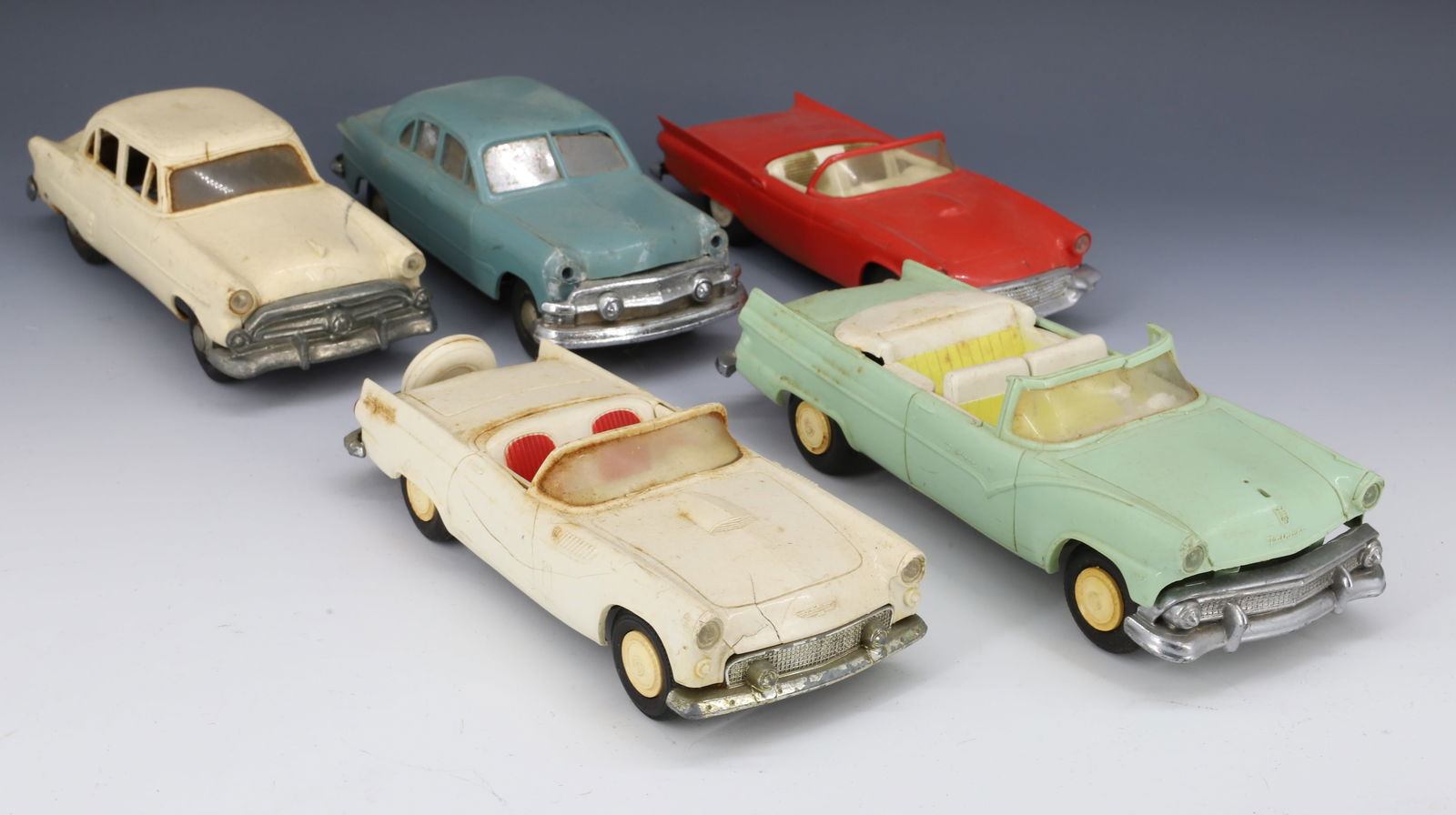 LOT OF VINTAGE MODEL / TOY CARS (1 of 5)