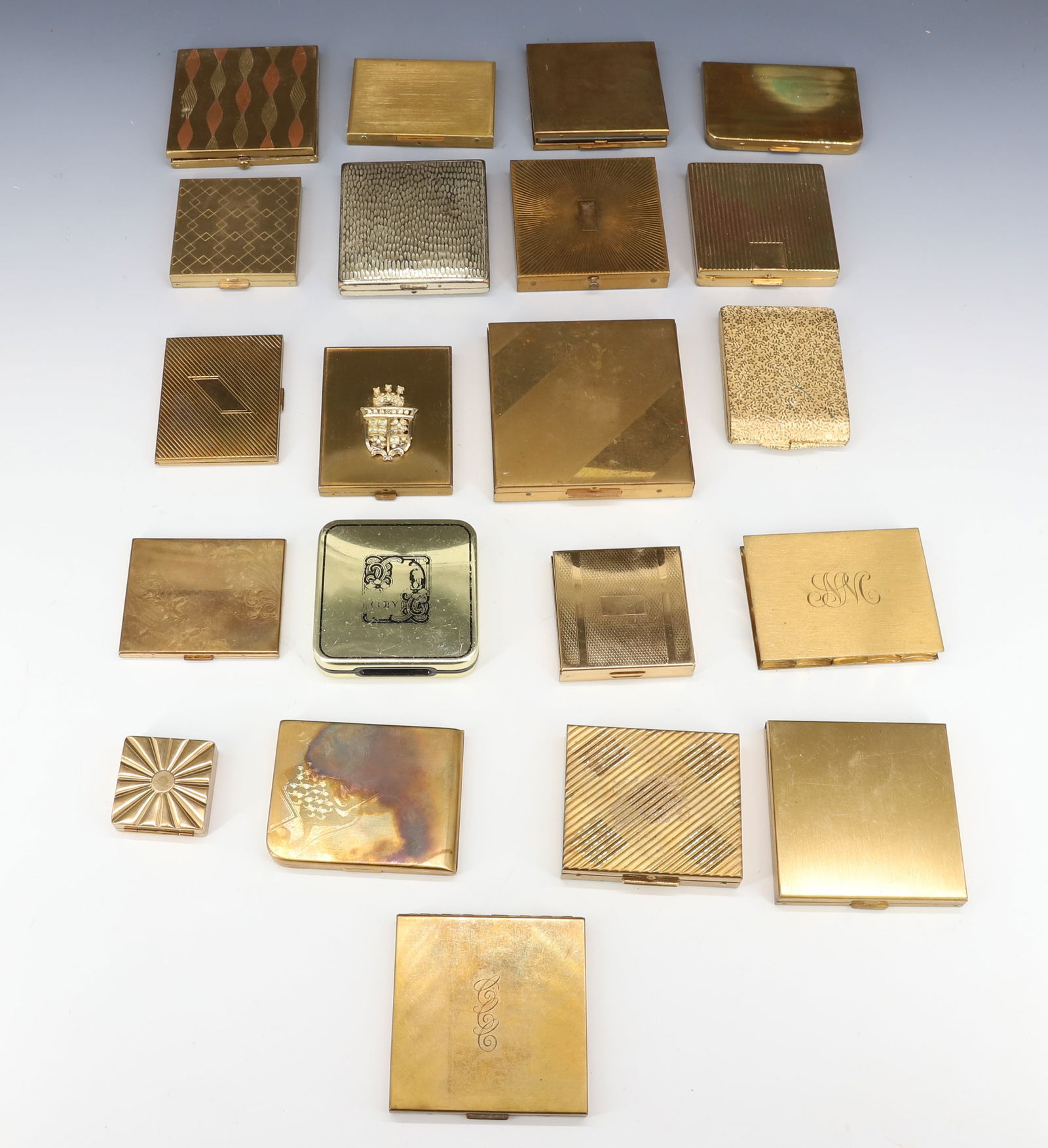 COLLECTION OF VINTAGE COMPACTS (1 of 7)