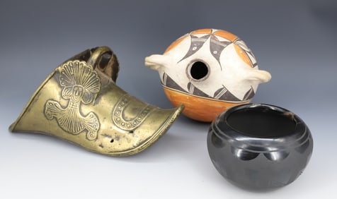 LOT OF NATIVE AMERICAN POTTERY AND STIRRUP