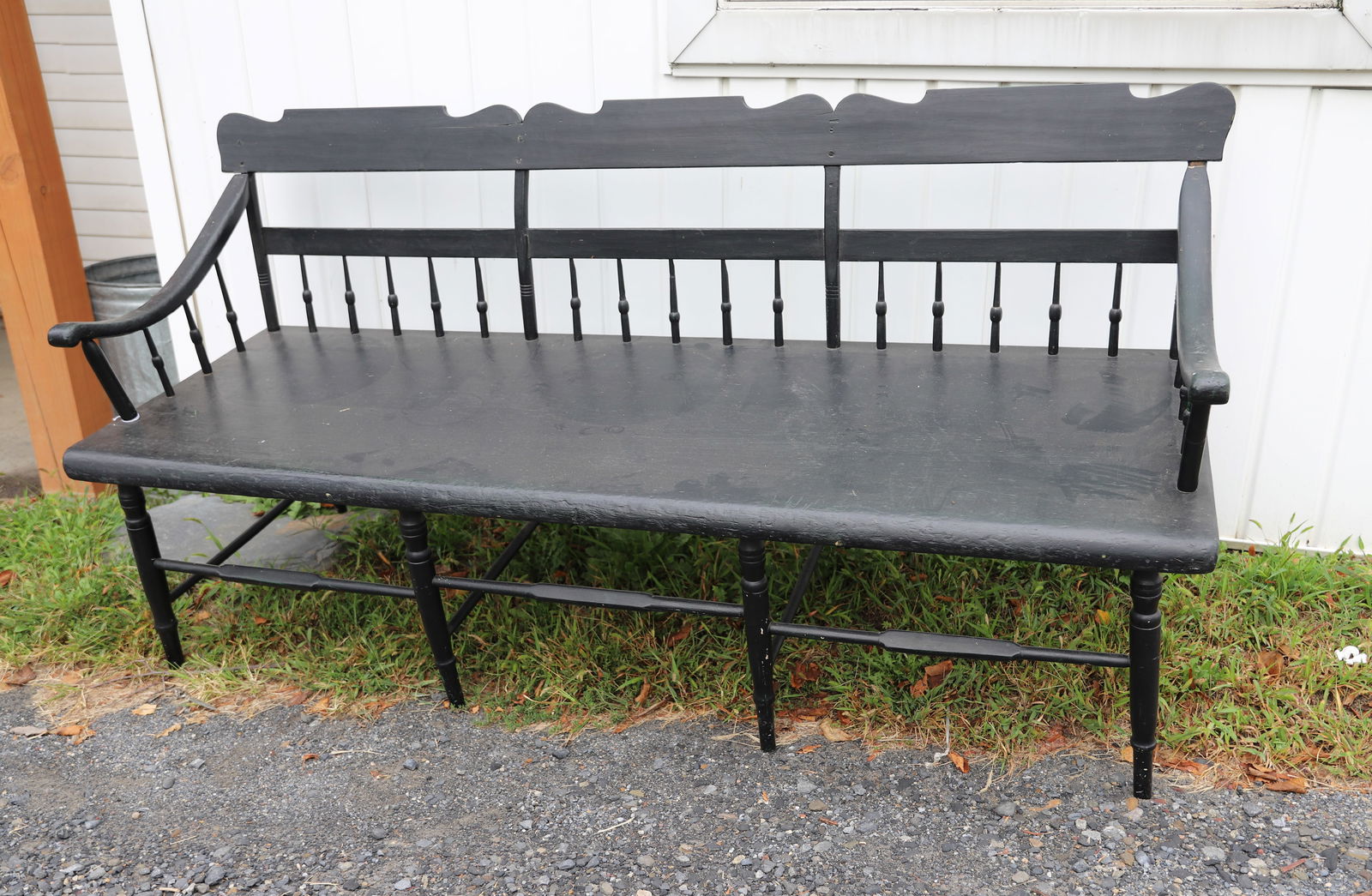 PAINTED COUNTRY HALL BENCH (1 of 3)