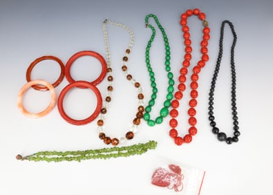COSTUME JEWELRY LOT