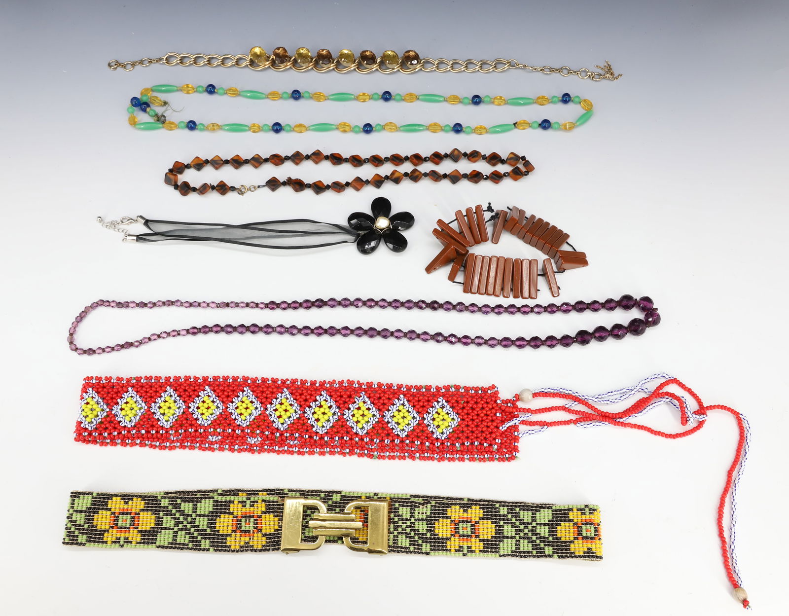 COSTUME JEWELRY LOT (1 of 3)