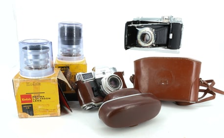 LOT OF VINTAGE CAMERAS