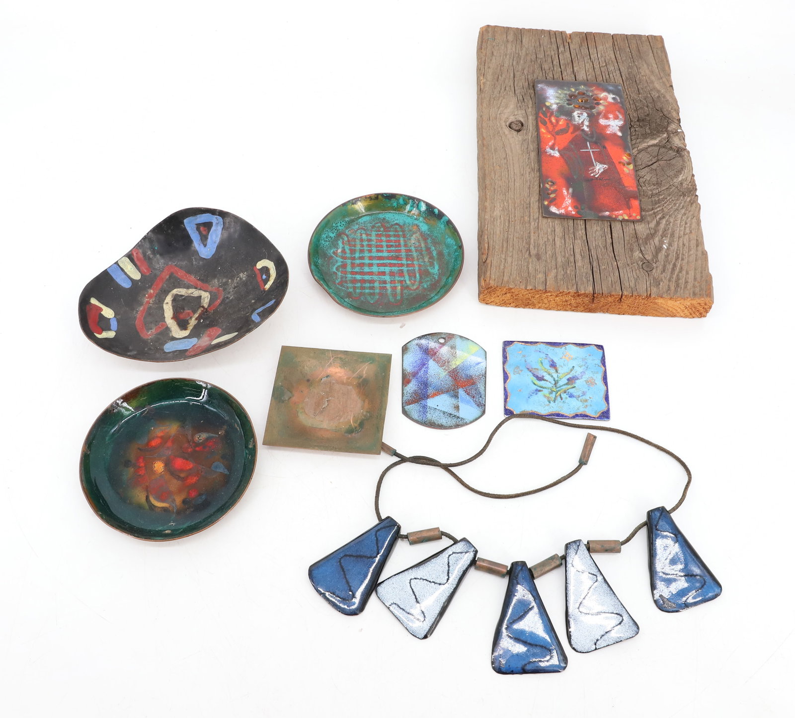 LOT OF MCM ENAMELWORK: VARIOUS ENAMELED WORKS ON COPPER. SMALL BOWLS (ONE MRKD. DONEY), SMALL PANELS AND MORE. PLEASE READ CAREFULLY - Terms for Purchasing and Shipping of Auction Items. Please read carefully before bidding