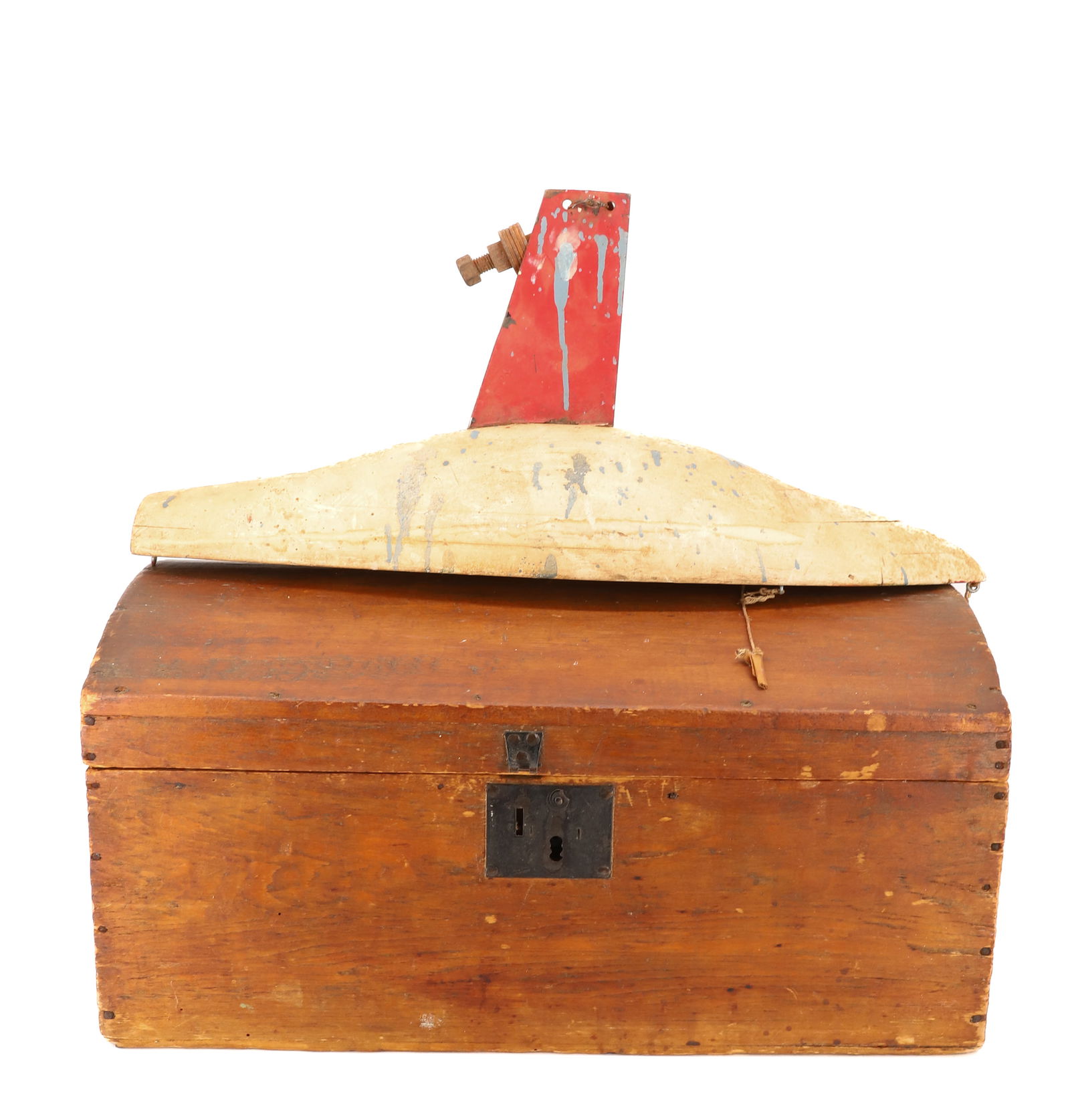 ANTIQUE WOODEN TRUNK AND POND BOAT (1 of 6)