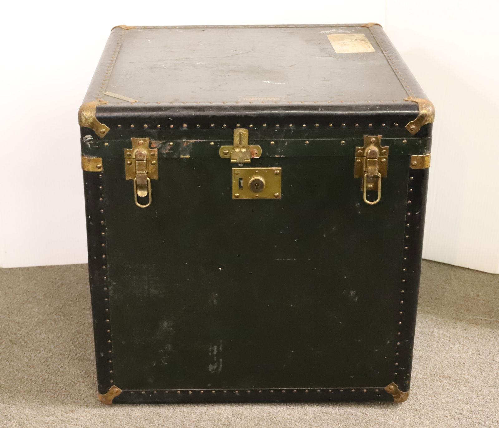 HARTMANN TRAVEL TRUNK CUBE (1 of 8)