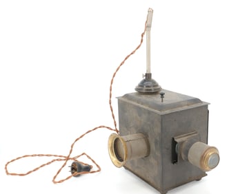 ANTIQUE MAGIC LANTERN PROJECTOR