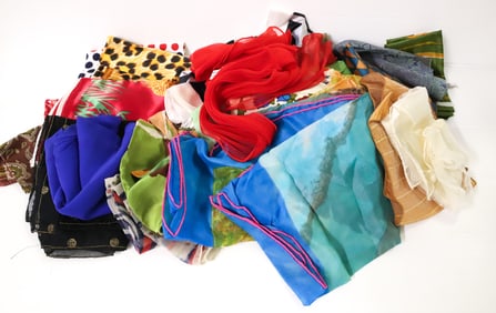 LOT OF VINTAGE SCARVES