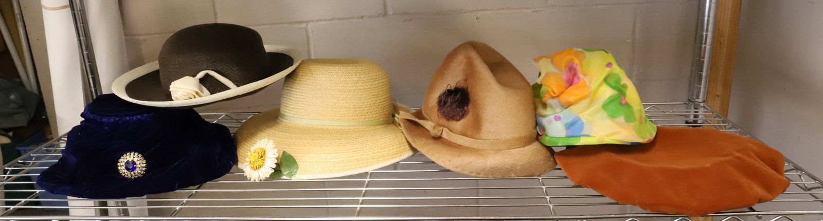 LARGE LOT OF VINTAGE HATS: VARIOUS STYLES AND MATERIALS. SEVERAL MRKD. "GWENN PENNINGTON". PLEASE READ CAREFULLY - Terms for Purchasing and Shipping of Auction Items. Please read carefully before bidding. Hartzell?s Auction Gal