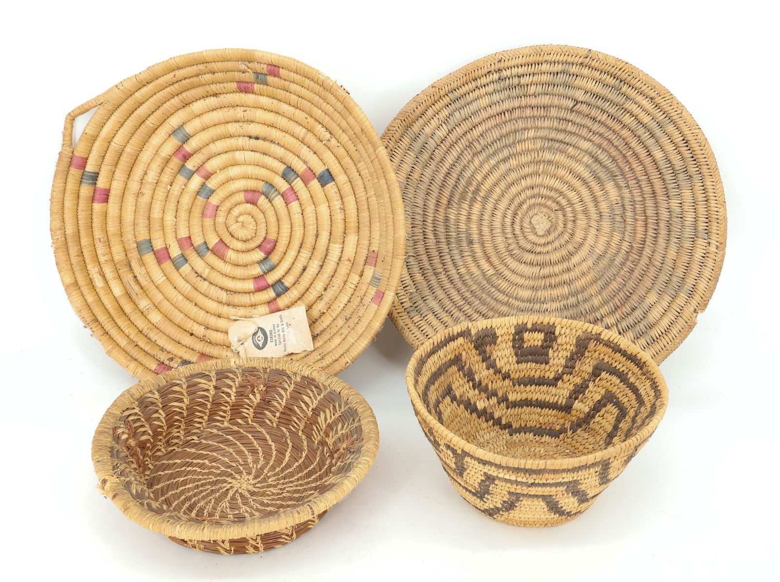 LOT OF NATIVE BASKETS (1 of 4)