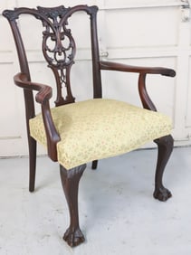MAHOGANY ARMCHAIR / UPHOLSTERED SEAT
