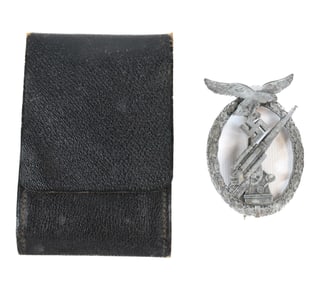 GERMAN WWII LUFTWAFFE BADGE