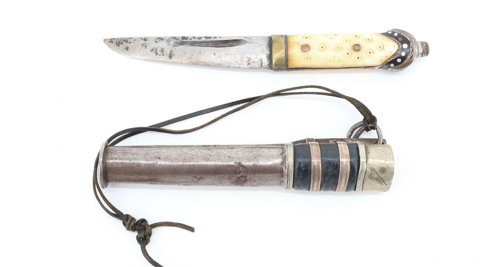 EARLY UNUSUAL BONE GRIP DAGGER KNIFE: OVERALL 8 1/2" IN SHEATH PLEASE READ CAREFULLY BEFORE BIDDING. ALL PAYMENTS MUST BE MADE BEFORE ITEMS CAN BE SHIPPED. BUYERS CAN PAY VIA LIVE AUCTIONEERS PAYMENT CENTER IF HAVING ITEMS SHIPPED OR WITH