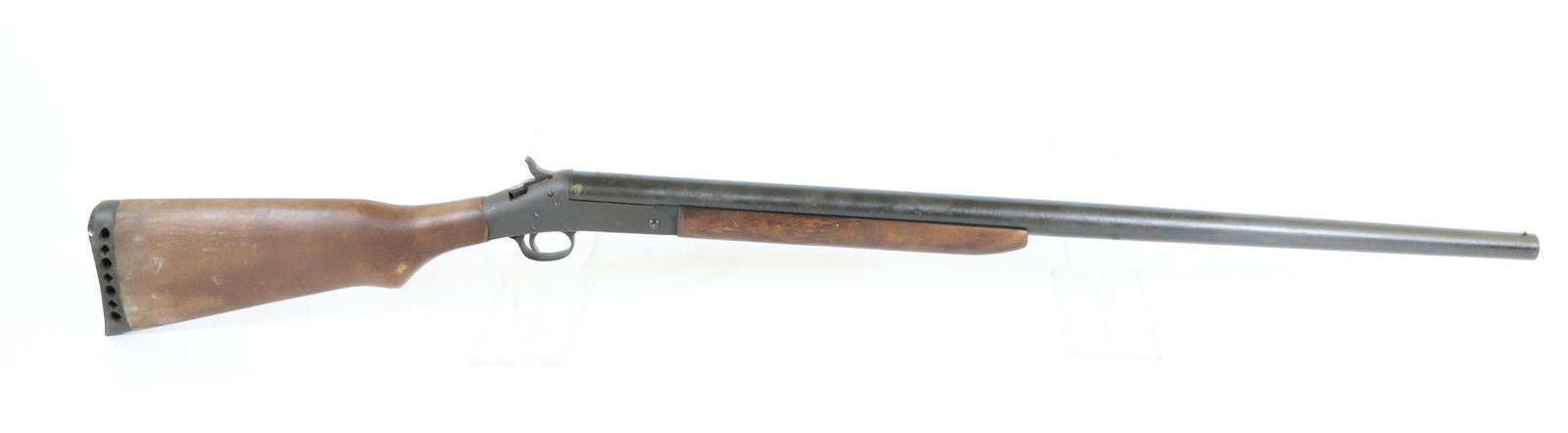 NEW ENGLAND ARMS SINGLE SHOT SHOTGUN: 10 GAUGE, SERIAL# NC203524, 3 1/2" SHELLS - SB2 MAGNUM - 31 1/2" BARREL THIS GUN REQUIRES A BACKGROUND CHECK, FEDERAL FIREARMS LICENSE. OR TRANSFER TO AN FFL HOLDER PLEASE READ CAREFULLY BEFORE BIDDIN