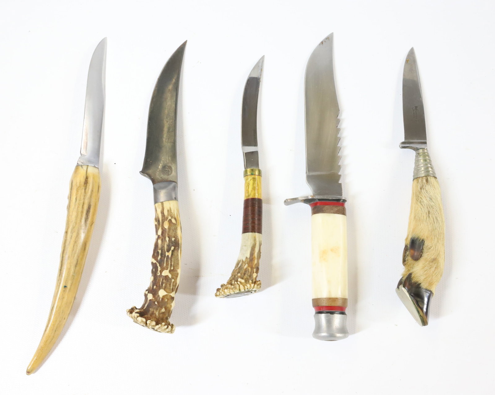LOT OF CUSTOM MADE KNIVES: (5) CUSTOM KNIVES WITH ANTLER HANDLES. INCLUDING: ONE MRKD. GILLESPIE. LARGEST 11" TOTAL LENGTH. - PICK-UP FOR THIS AUCTION WILL BE ON MONDAY NOVEMBER 3RD, TUESDAY NOVEMBER 4TH, WEDNESDAY NOVEMBER 5TH