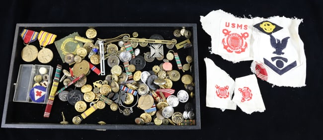 LOT OF EARLY BUTTONS, PATCHES AND MEDALS