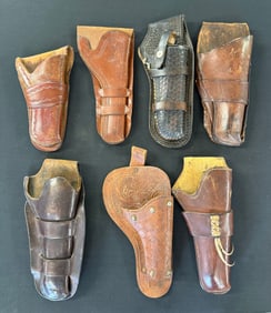 LOT OF VINTAGE LEATHER HOLSTERS