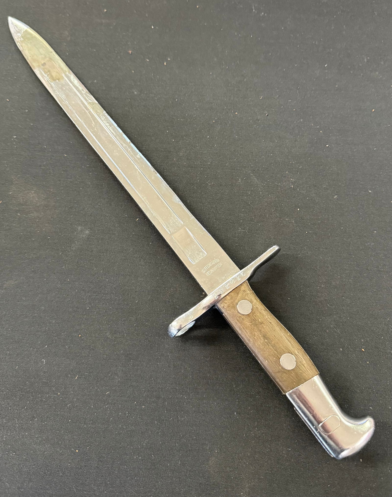 SWISS K31 RIFLE BAYONET: SERIAL# 262823, MARKED; WAFFENBRIK, NEUHAUSEN - 16" L