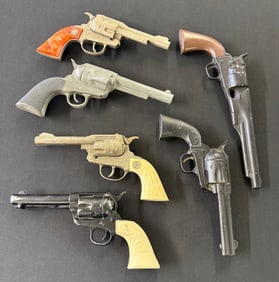 LOT OF MODEL / PROP / CAP GUNS