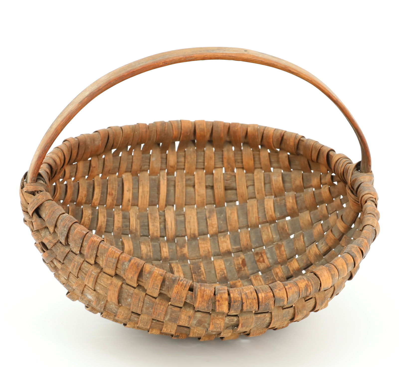 MELON BASKET WITH HANDLE: BENTWOOD HANDLE ON WOVEN BASKET. 4" X 9" X 10".