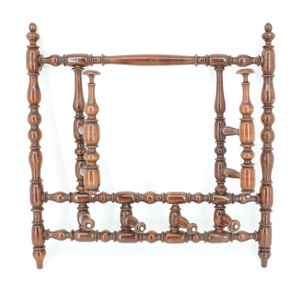 COLLAPSIBLE WOODEN HAT RACK