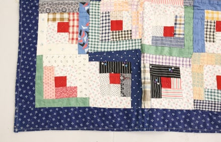 VINTAGE HANDMADE CRIB / DOLL QUILT