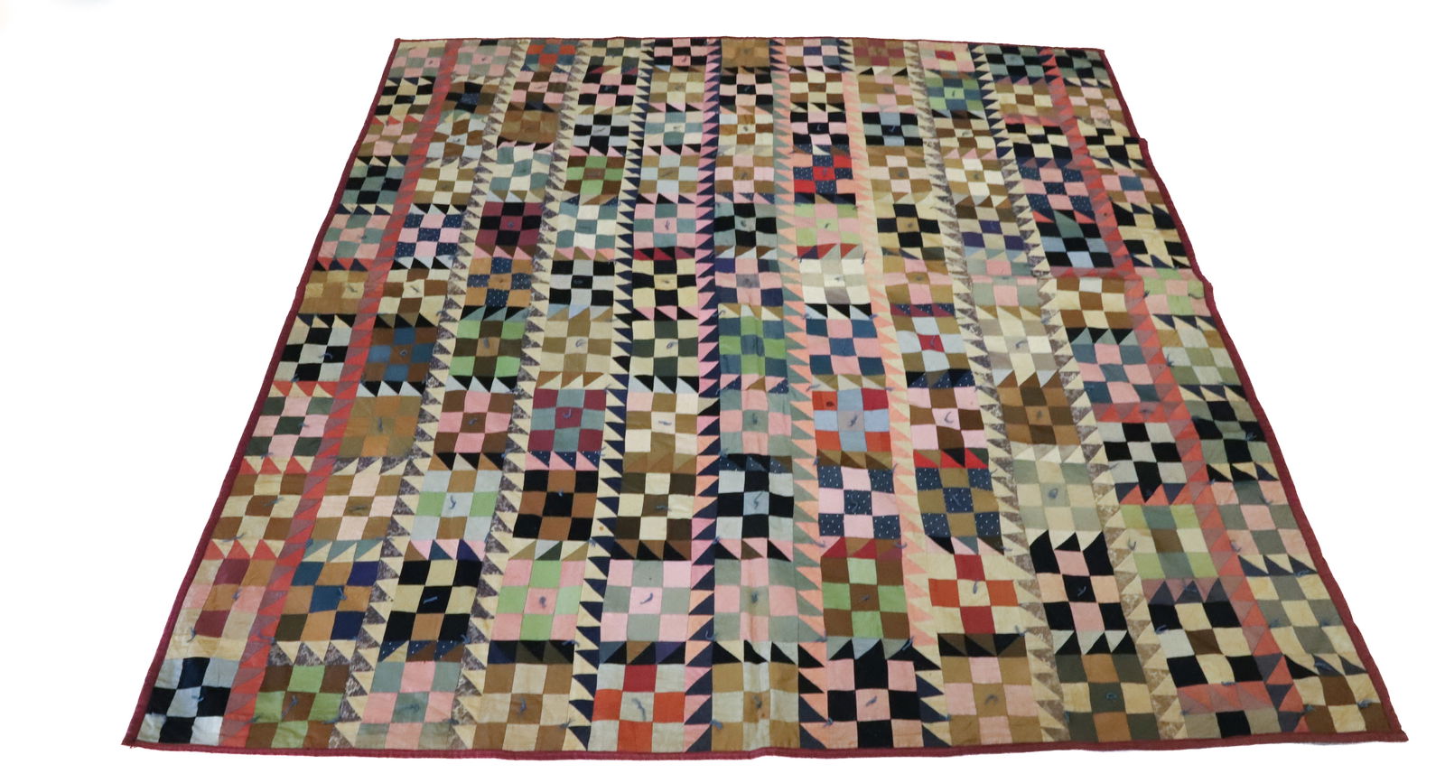 VINTAGE HANDMADE QUILT (1 of 6)