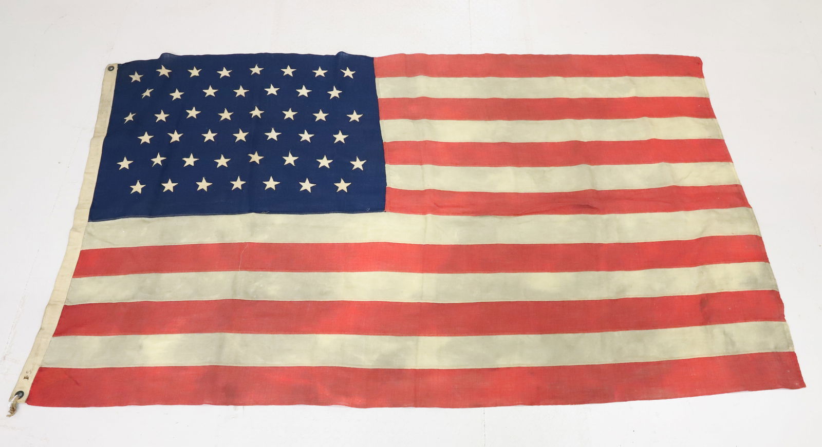 VINTAGE 45 STAR WOOL FLAG (1 of 7)