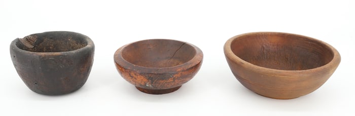 LOT OF EARLY WOODEN BOWLS