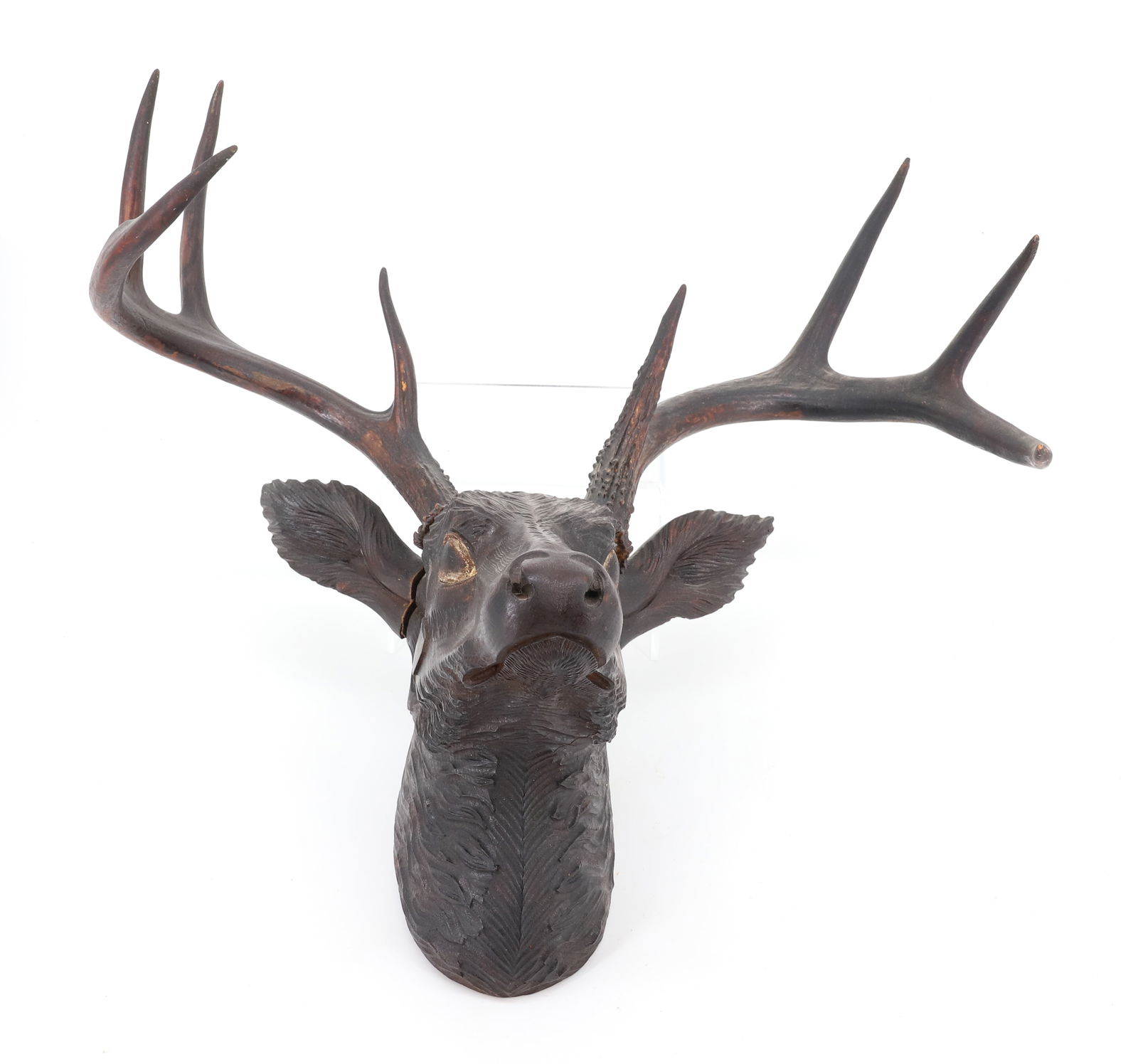CARVED WOODEN DEER MOUNT (1 of 4)