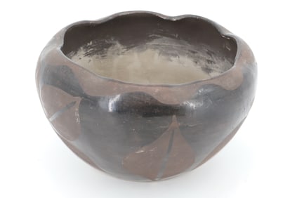 SANTA CLARA PUEBLO BLACKWARE POT