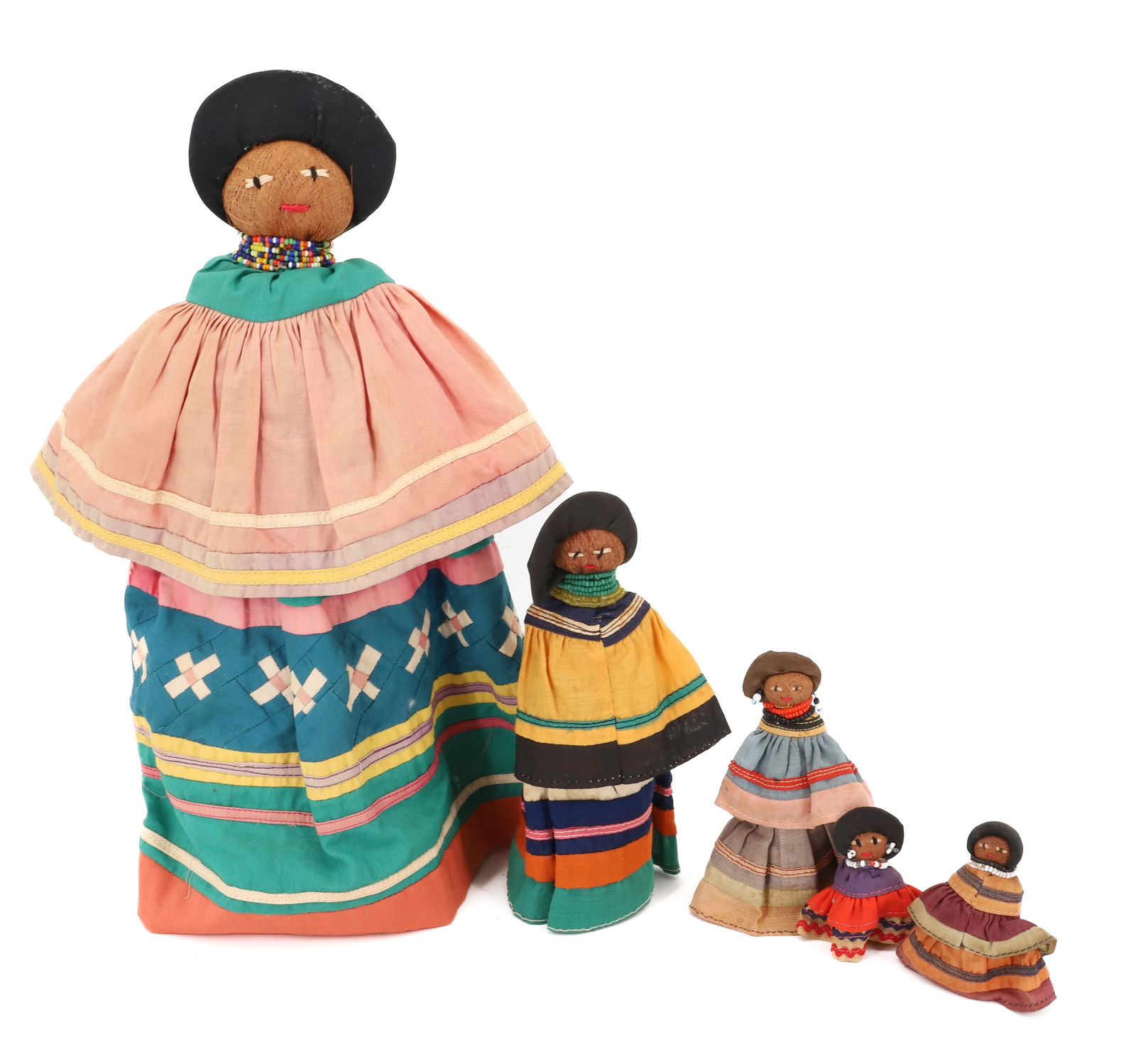 LOT OF NATIVE AMERICAN DOLLS (1 of 3)