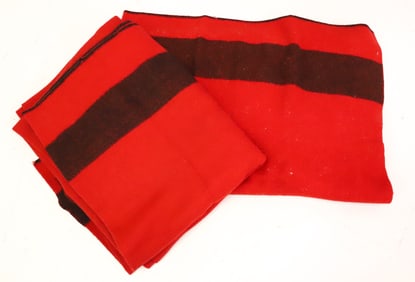 PAIR OF "HORN BROS" WOOL BLANKETS
