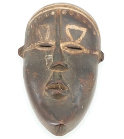 CARVED AFRICAN MASK