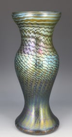 ART GLASS IRIDESCENT VASE LOETZ/KRALIK