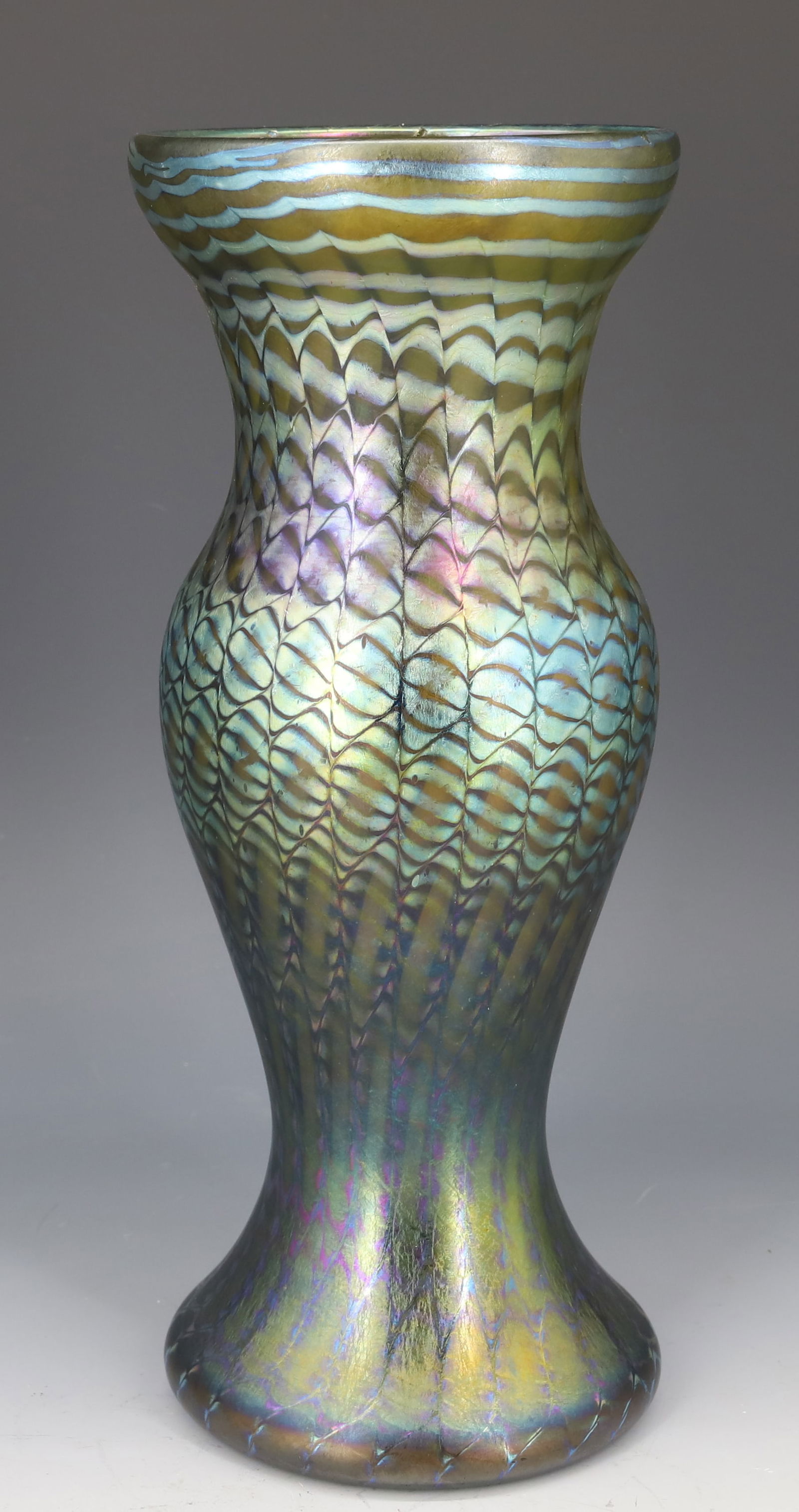 ART GLASS IRIDESCENT VASE LOETZ/KRALIK (1 of 8)