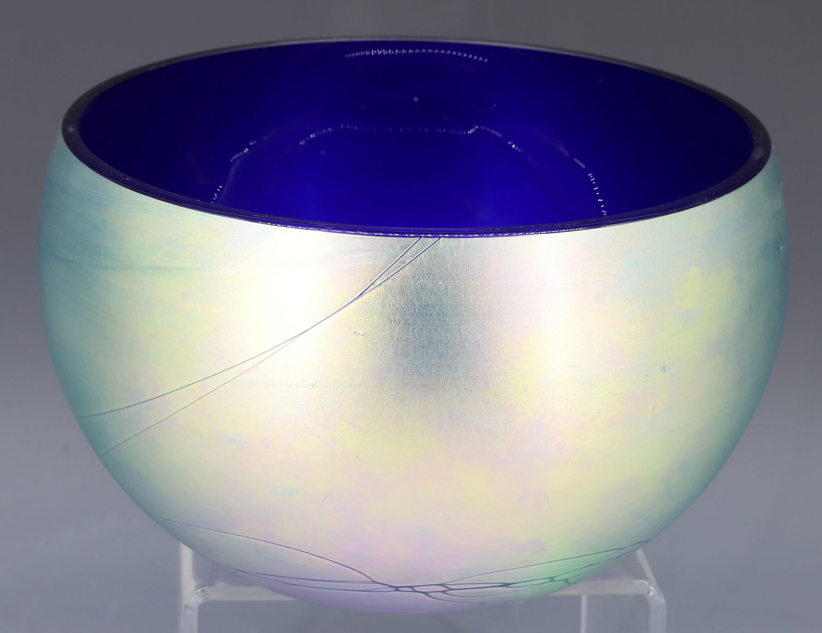 ART GLASS IRIDESCENT BOWL: GREEN TO PURPLE IRIDESCENCE ON COBALT BLUE GLASS POLISHED RIM LOETZ OR KRALIK 4 3/4" X 7 1/2" PLEASE READ CAREFULLY - Terms for Purchasing and Shipping of Auction Items. Please read carefully before b